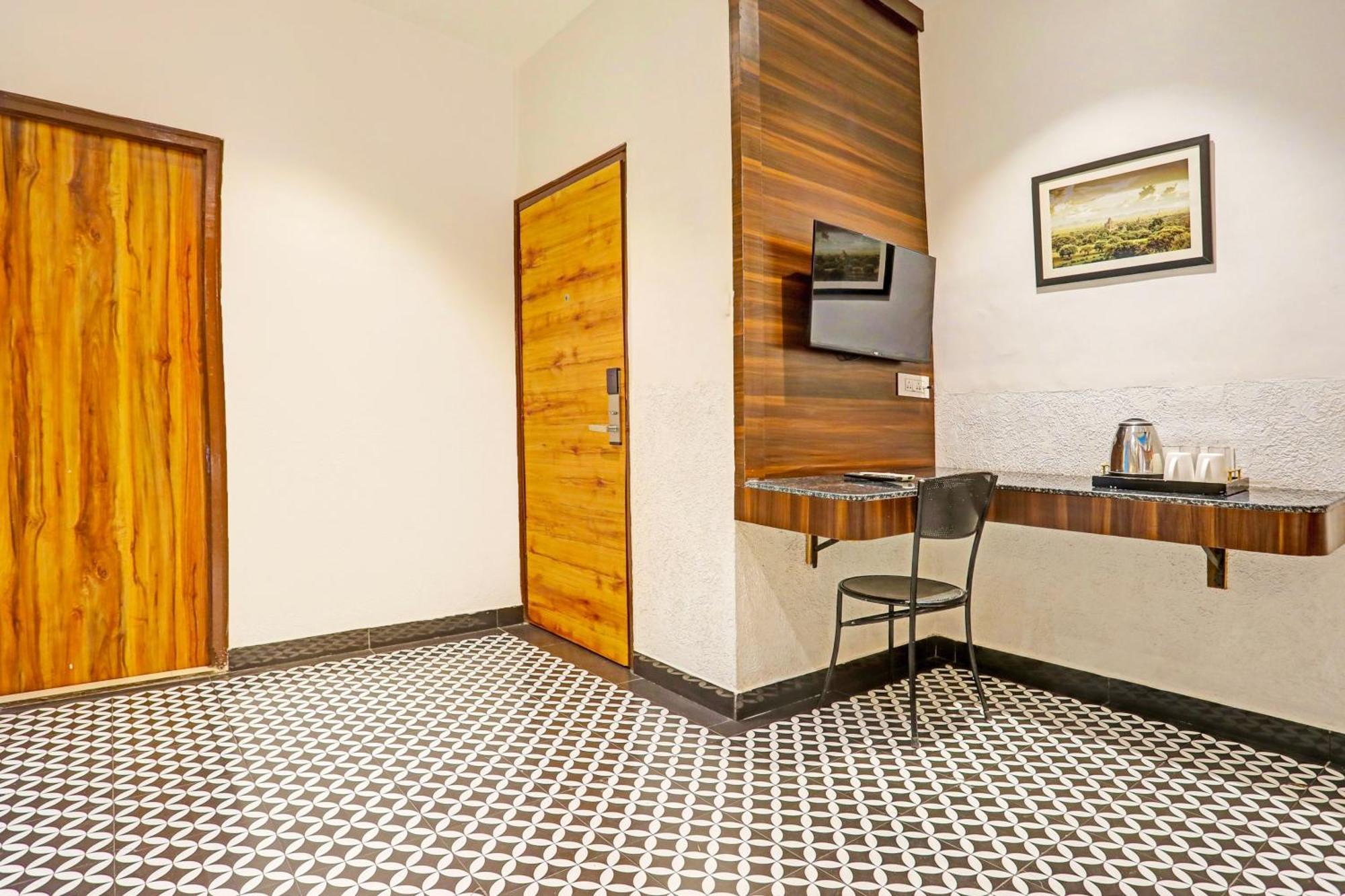 Super Townhouse Cantonment Varanasi Formerly Sarin Inn Zewnętrze zdjęcie