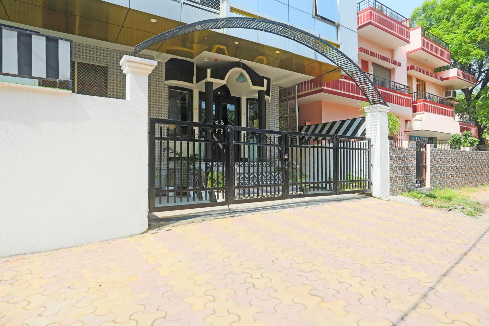 Super Townhouse Cantonment Varanasi Formerly Sarin Inn Zewnętrze zdjęcie
