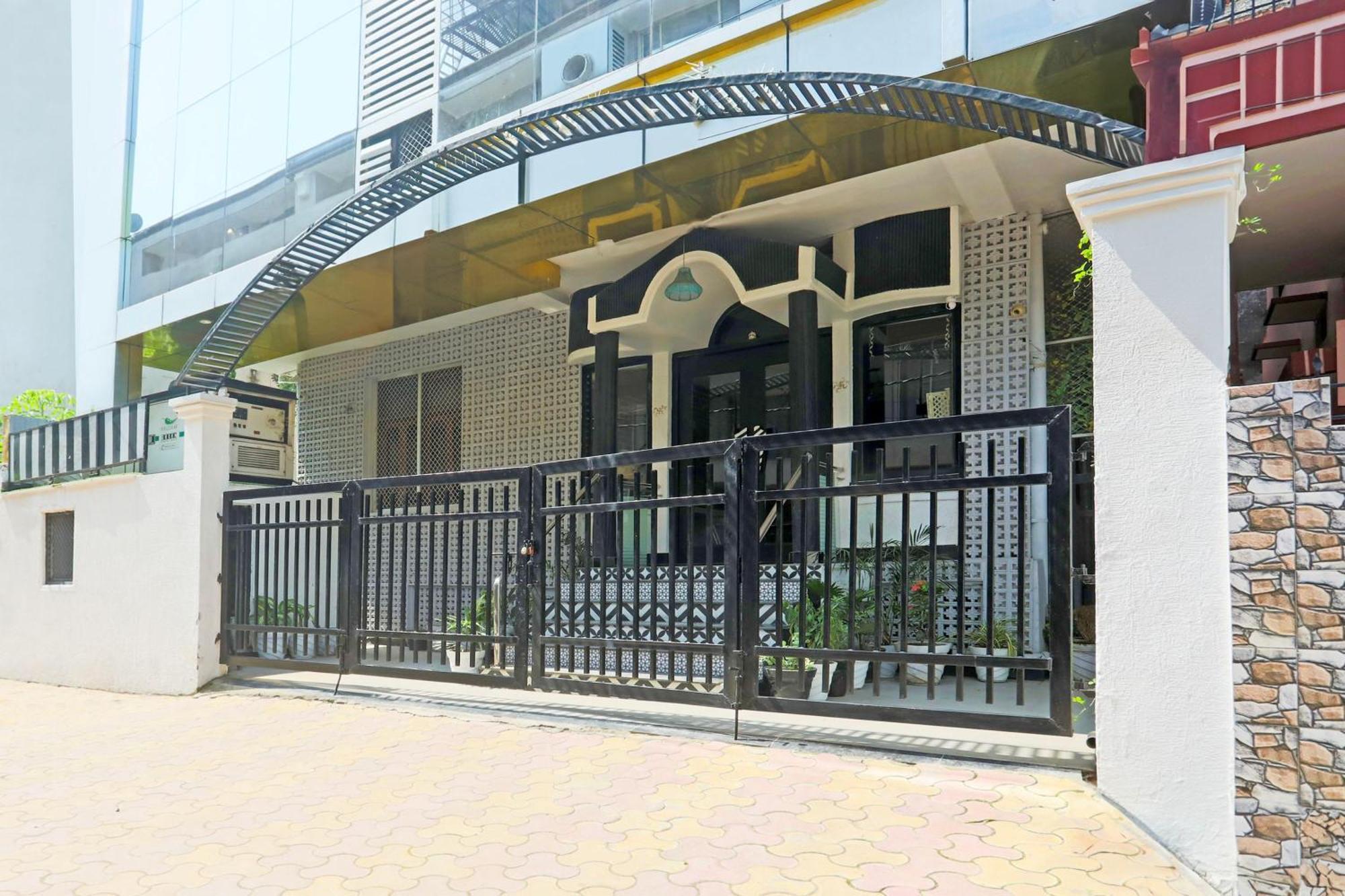 Super Townhouse Cantonment Varanasi Formerly Sarin Inn Zewnętrze zdjęcie