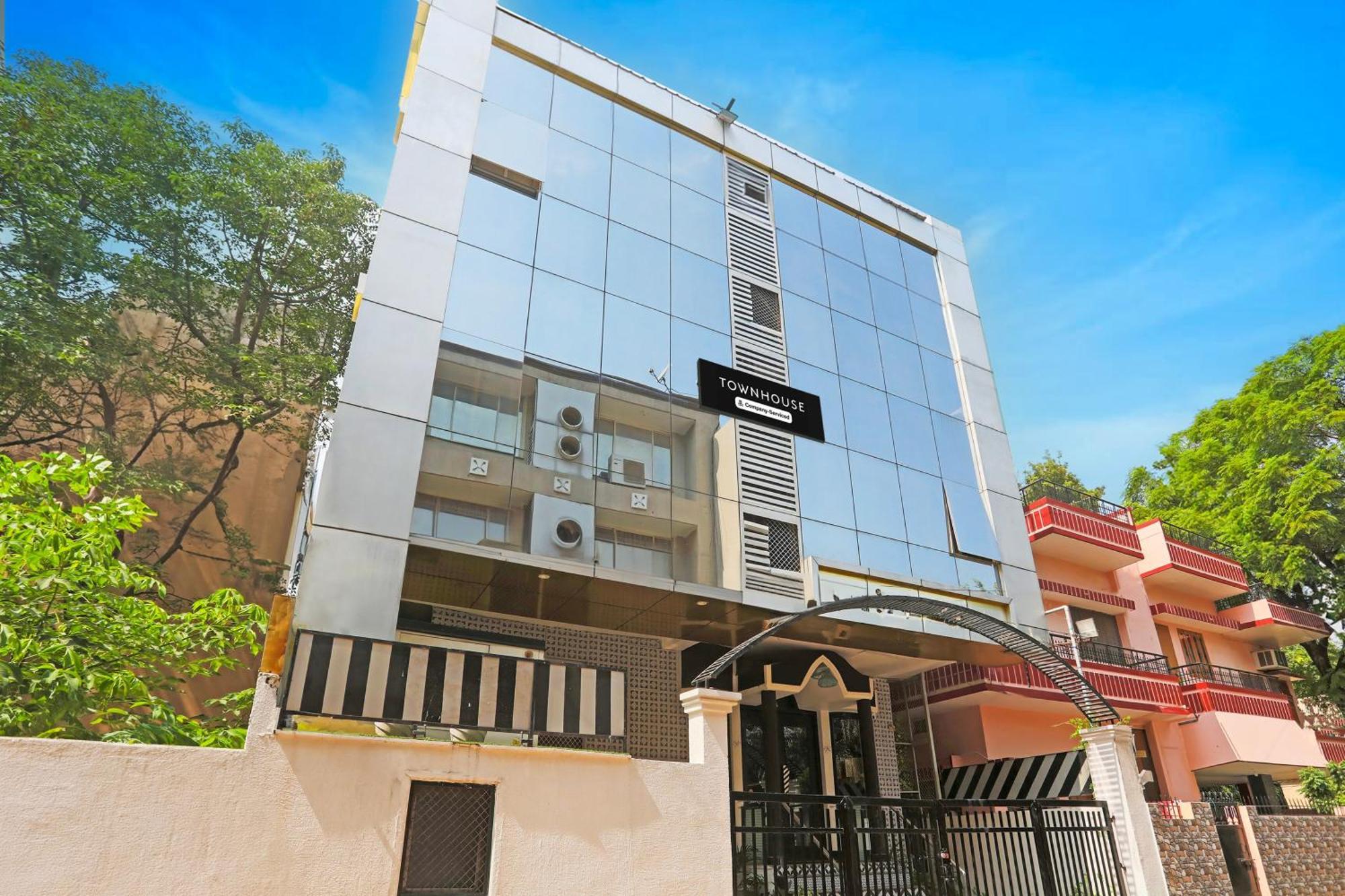 Super Townhouse Cantonment Varanasi Formerly Sarin Inn Zewnętrze zdjęcie