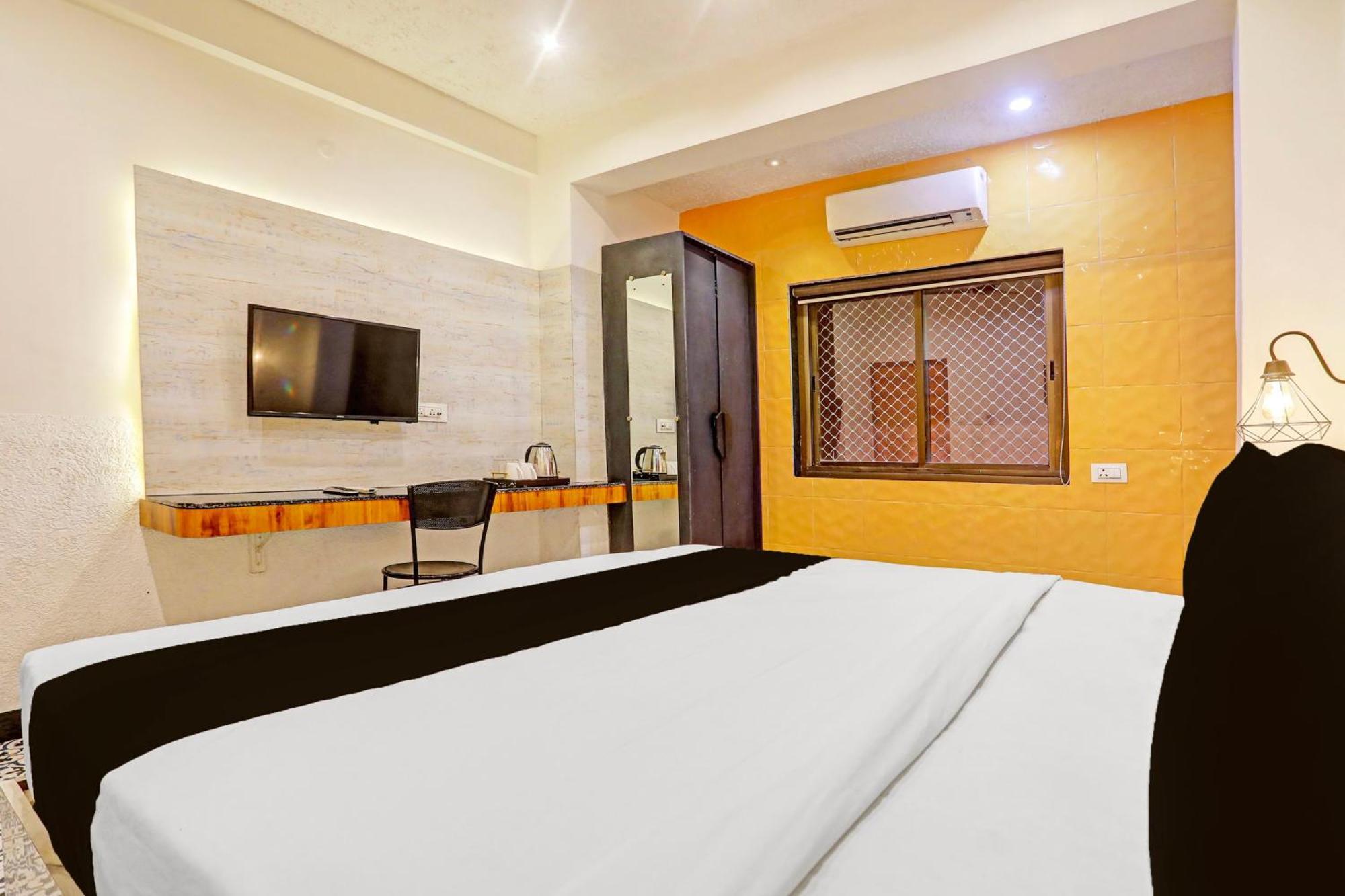 Super Townhouse Cantonment Varanasi Formerly Sarin Inn Zewnętrze zdjęcie