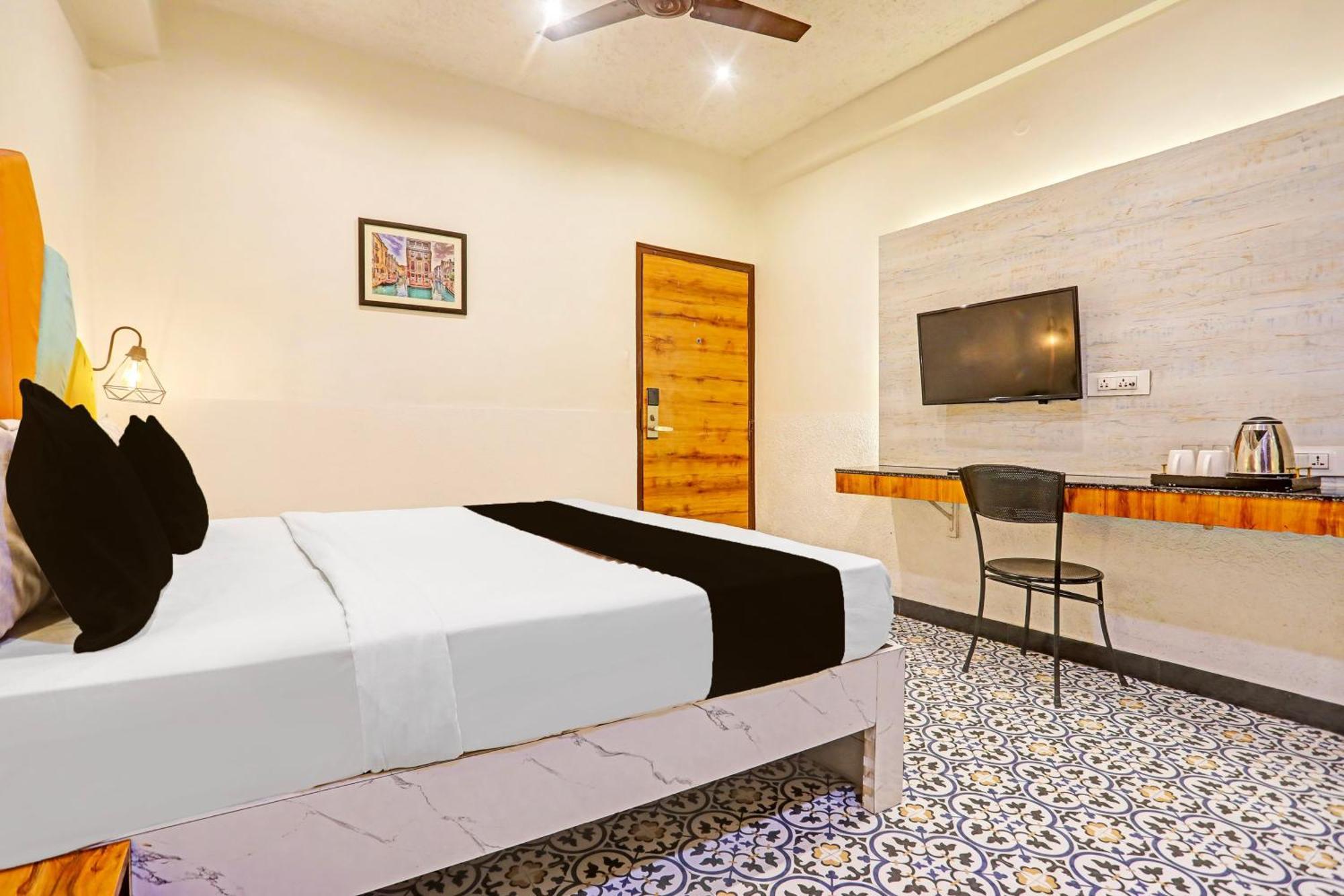 Super Townhouse Cantonment Varanasi Formerly Sarin Inn Zewnętrze zdjęcie